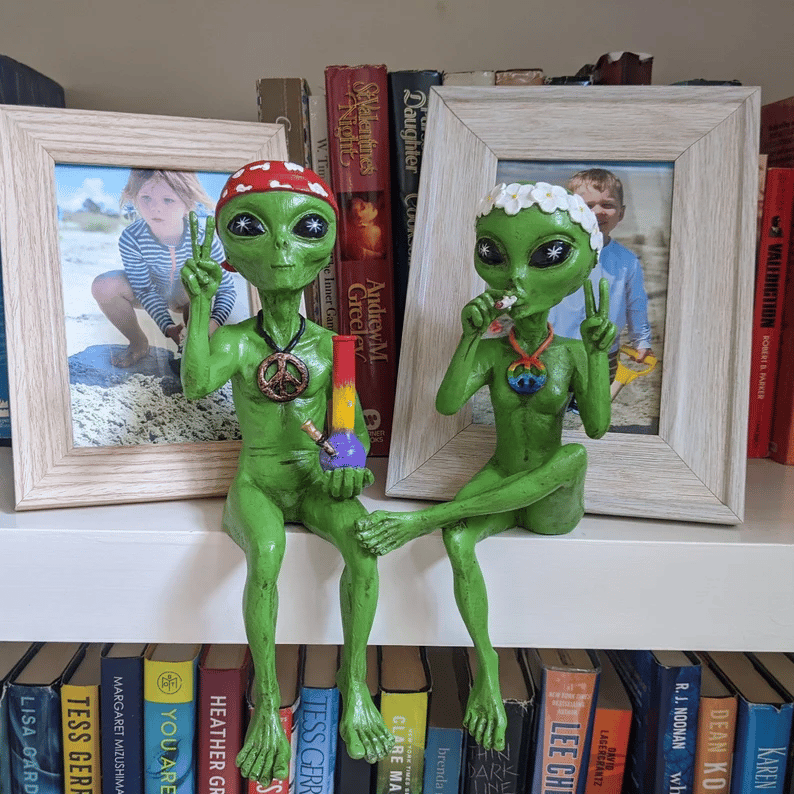 AlienMeme – Funny 2026 Alien Artwork