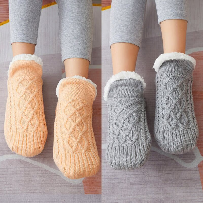 CloudWarm – Anti-Slip Indoor Slipper Socks
