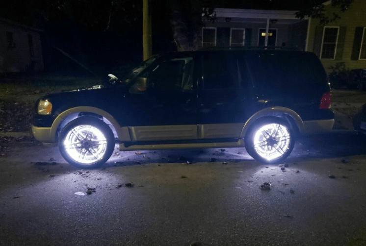 NeonSpin Lights – LED Tire Valve Glow