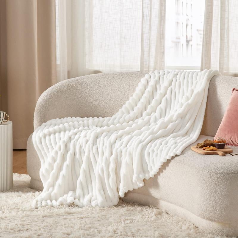 CozyStripe – Ultra Soft Striped Blanket