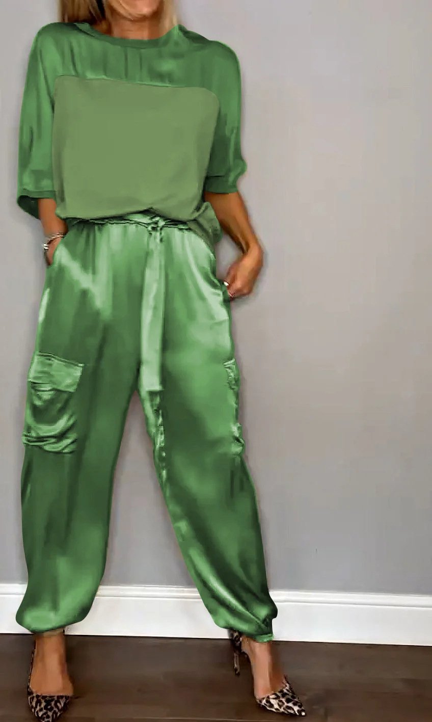 EleganceFlow Set – Chic Satin Co-Ord