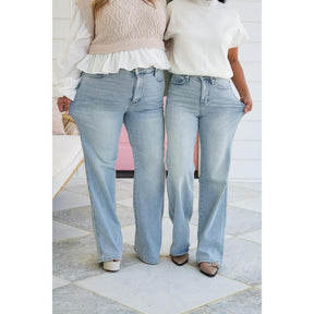 ShapeDenim – Vintage Wash Straight-Leg Jeans
