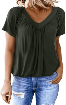 AuraFit | Classic Women’s V-Neck Casual Tee