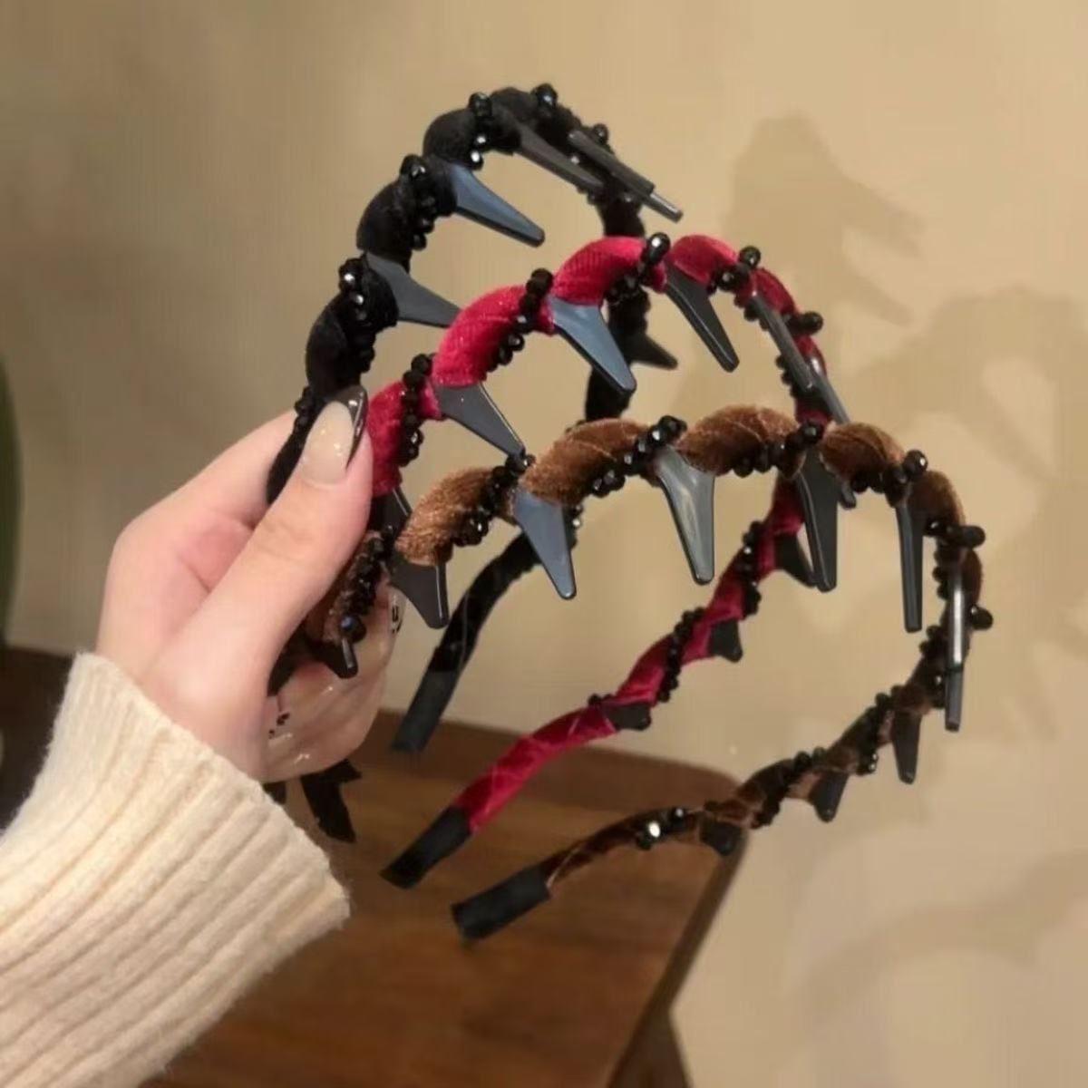 SkullGlam – Retro High Pearl Skull Headband