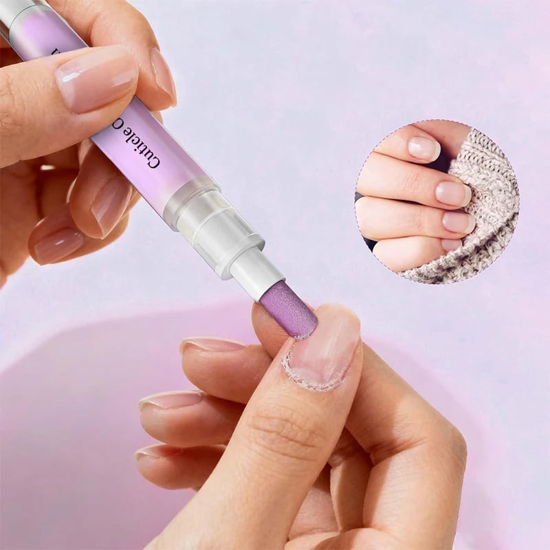 GlowTips – Professional Cuticle Care Oil Pen