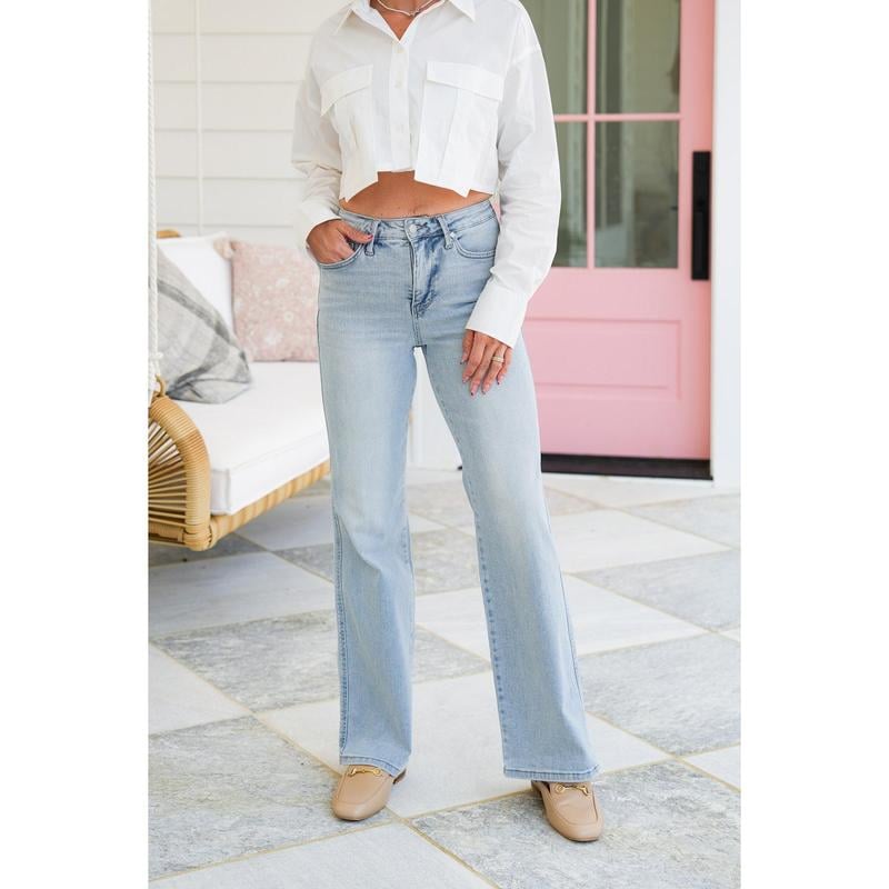 ShapeDenim – Vintage Wash Straight-Leg Jeans