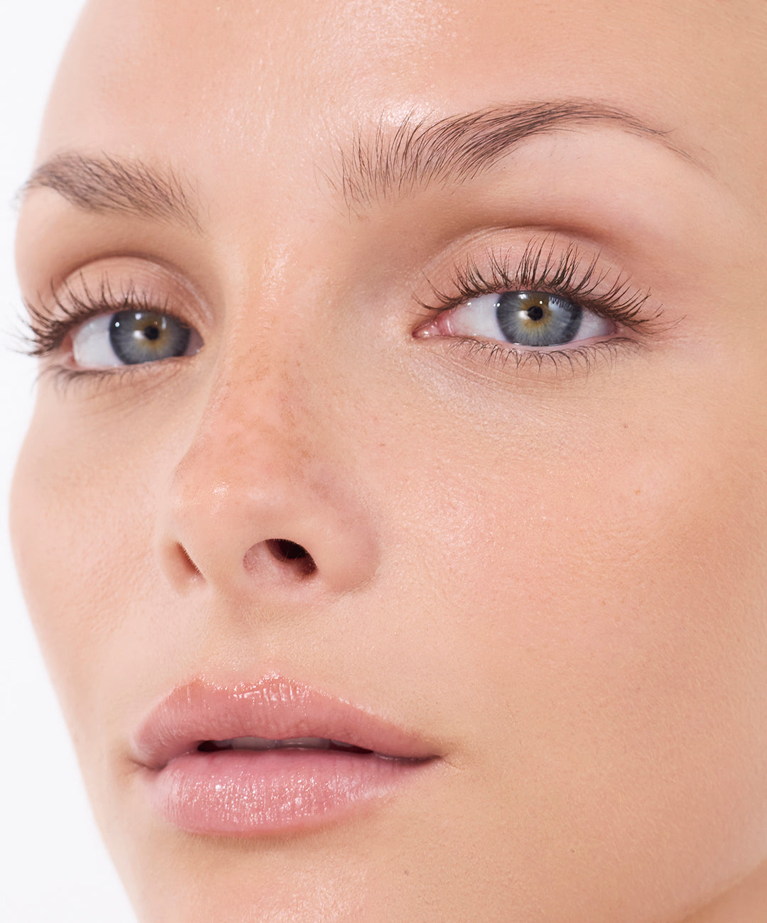 LumeLength – 12H Sculpt, Lift & Lengthen Mascara