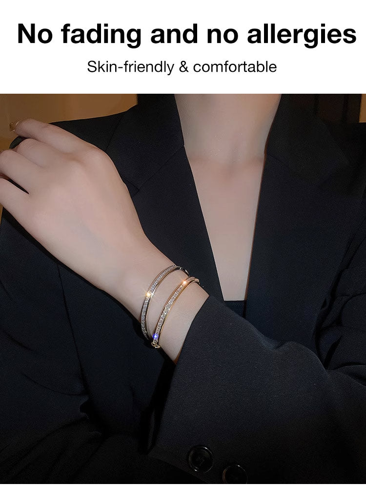 StarlightAura – Elegant Charm Bracelet