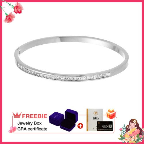 StarlightAura – Elegant Charm Bracelet