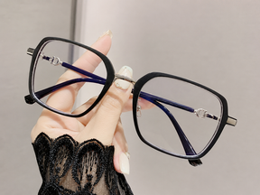 FocusPro – HD Auto-Adjust Reading Glasses