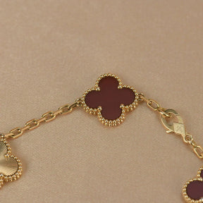 AuraLeaf – Lucky Carnelian Clover Bracelet