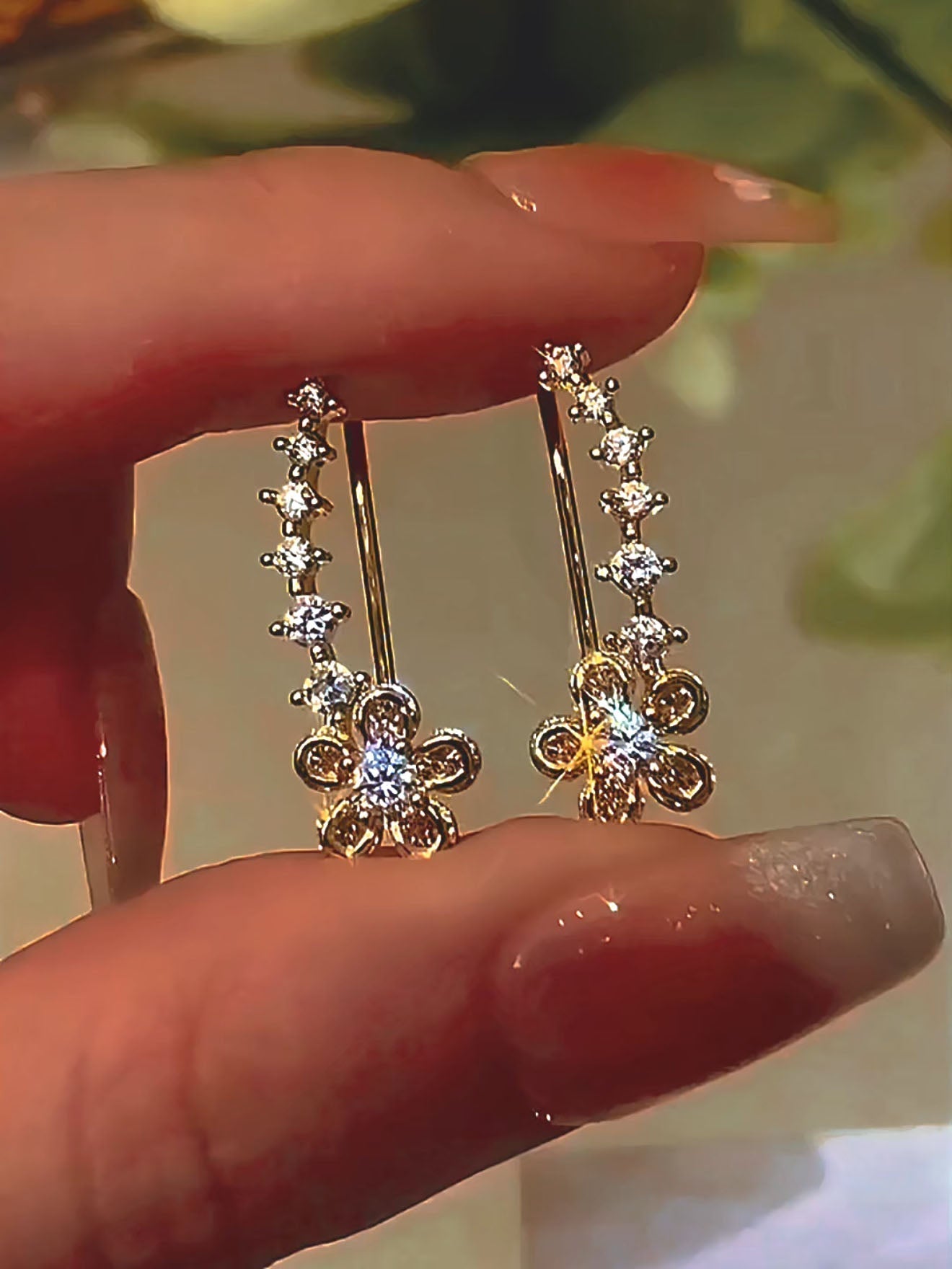 Aurelle – Elegant Statement Earrings
