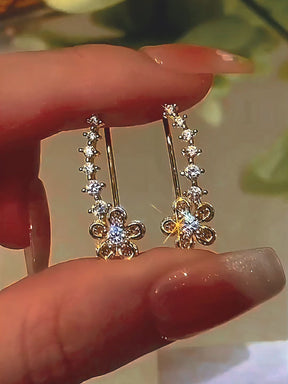 Aurelle – Elegant Statement Earrings