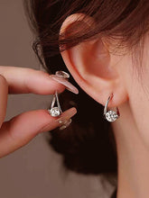 Aureli – Timeless Sparkle Earrings