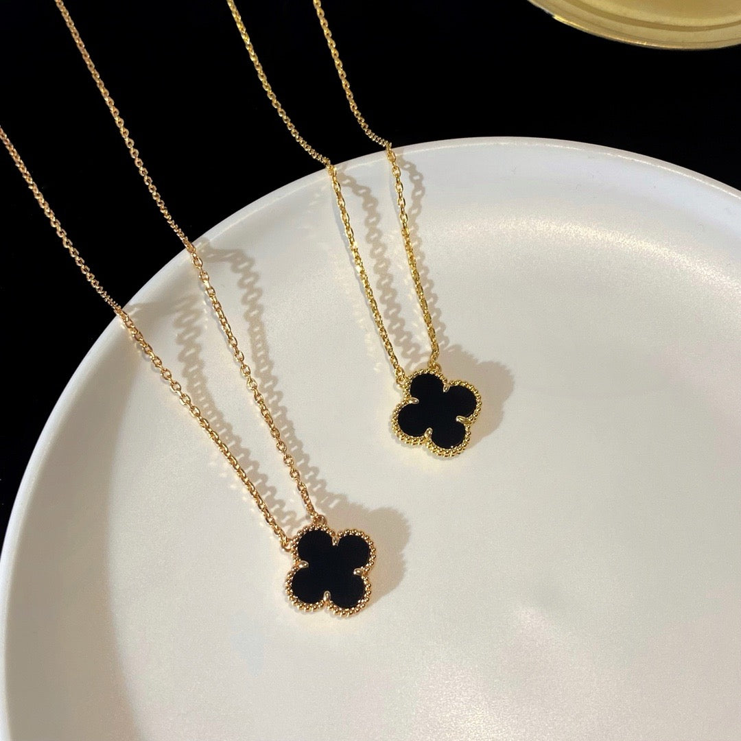 CelestiaGlow – Timeless Sparkle Pendant Necklace