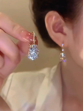 Celeste Glow – Timeless Silver Beauty Earrings