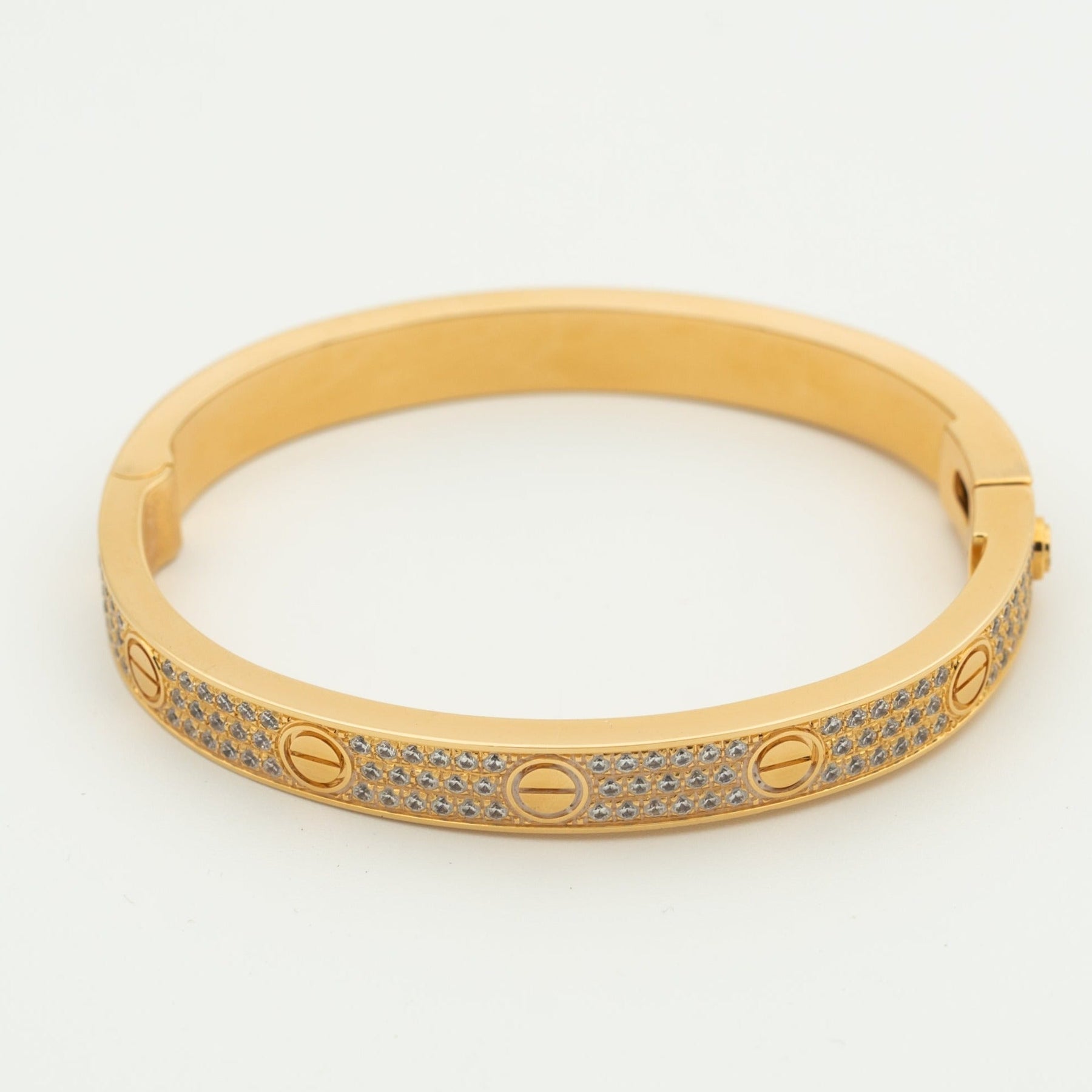 EternalGlow – Premium Diamond Love Bracelet
