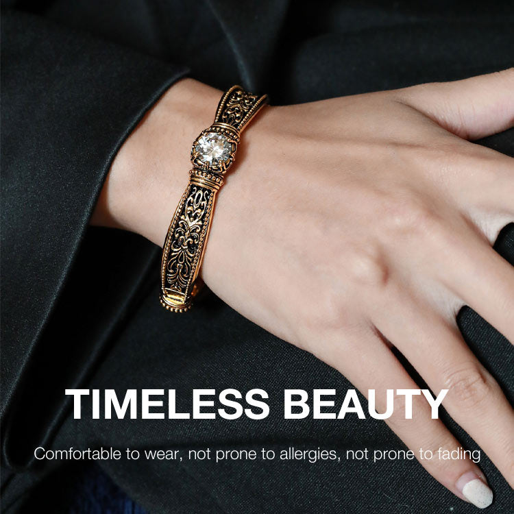 RoyalLustre – Moissanite Relief Bangle