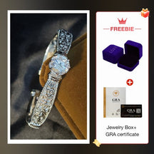 RoyalLustre – Moissanite Relief Bangle