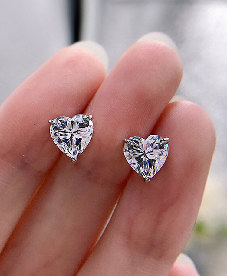AmoraShine – Sparkling Heart Earrings