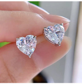 AmoraShine – Sparkling Heart Earrings