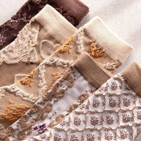 LumeFlora – Soft Cotton Embroidered Flower Socks