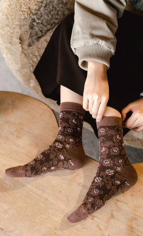 LumeFlora – Soft Cotton Embroidered Flower Socks