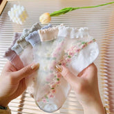 LaceFlow – Transparent Floral Ankle Socks