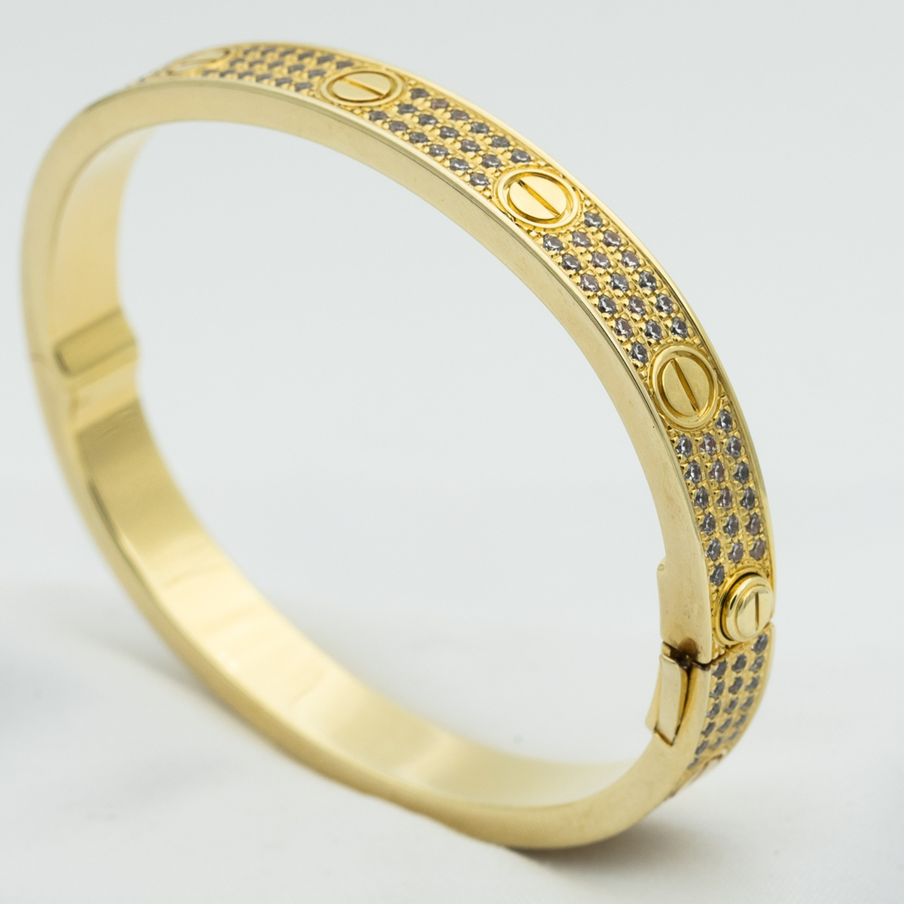 EternalGlow – Premium Diamond Love Bracelet