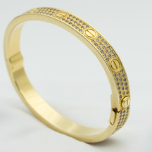 EternalGlow – Premium Diamond Love Bracelet