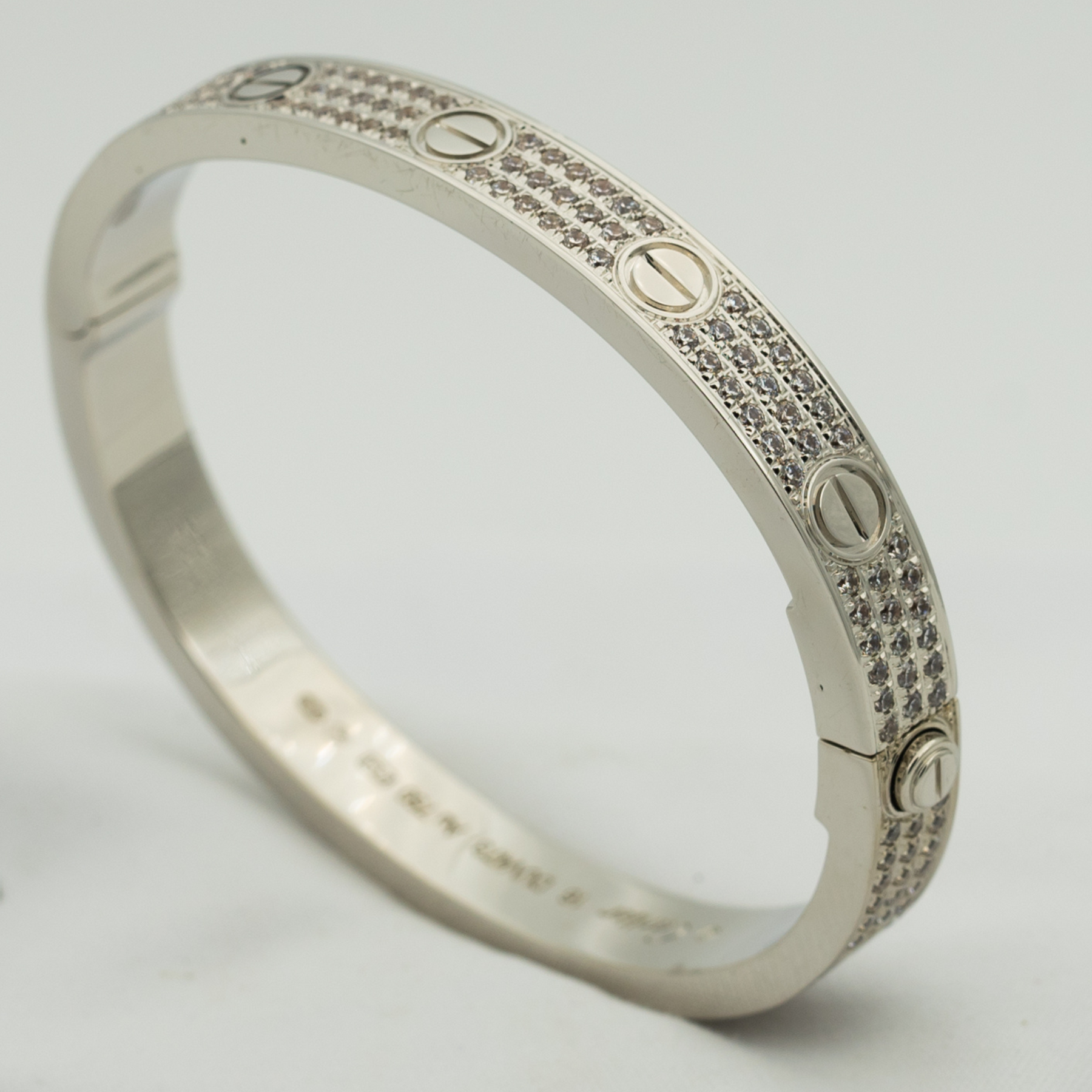 EternalGlow – Premium Diamond Love Bracelet