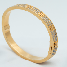 EternalGlow – Premium Diamond Love Bracelet