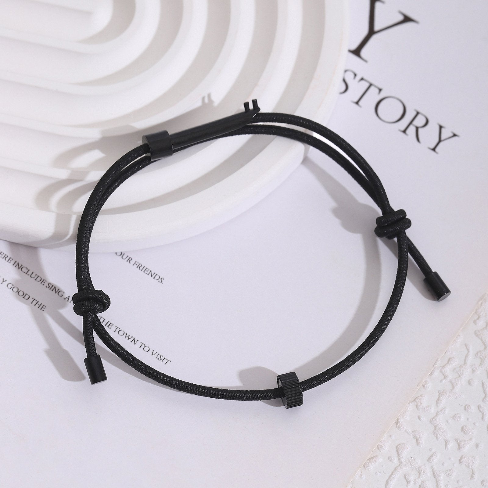 RescueBand – Emergency Glass Breaker Strap