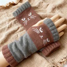 SnugglePaws – Stylish Fingerless Cat Gloves