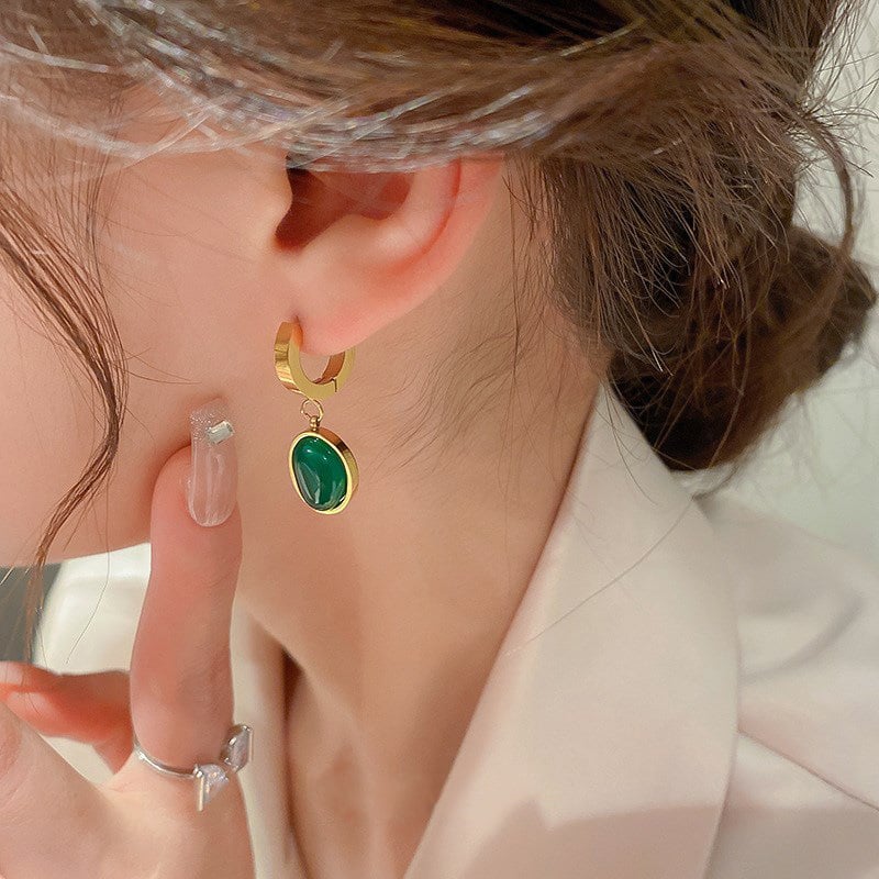 EmeraLuxe – Elegant Green Gemstone Jewelry Collection