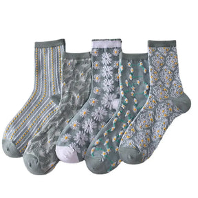 LumeFlora – Soft Cotton Embroidered Flower Socks