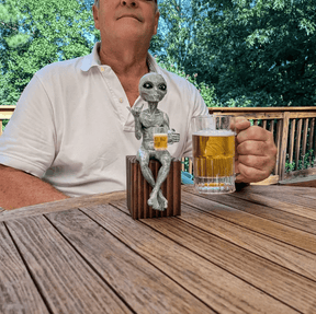 AlienMeme – Funny 2026 Alien Artwork