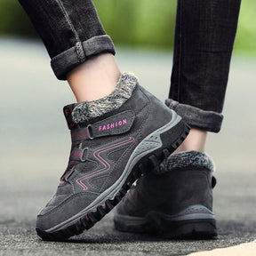 WARM AND COMFORTABLE NON-SLIP BOOTS | Lupi