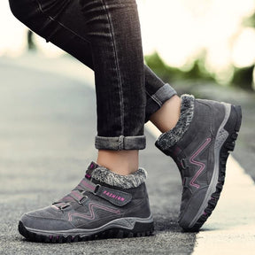 WARM AND COMFORTABLE NON-SLIP BOOTS | Lupi