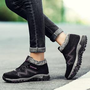 WARM AND COMFORTABLE NON-SLIP BOOTS | Lupi