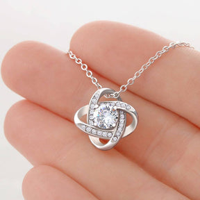ForeverMom – Heartfelt Love Knot Necklace Gift