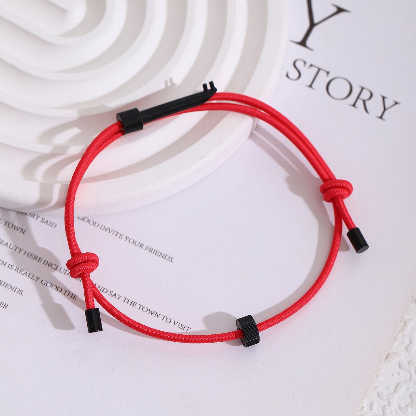 RescueBand – Emergency Glass Breaker Strap