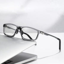 VisionSync – Adaptive Reading Glasses