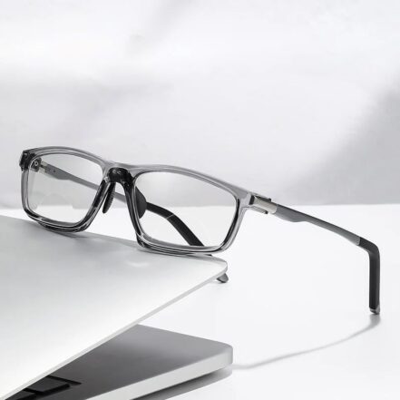VisionSync – Adaptive Reading Glasses