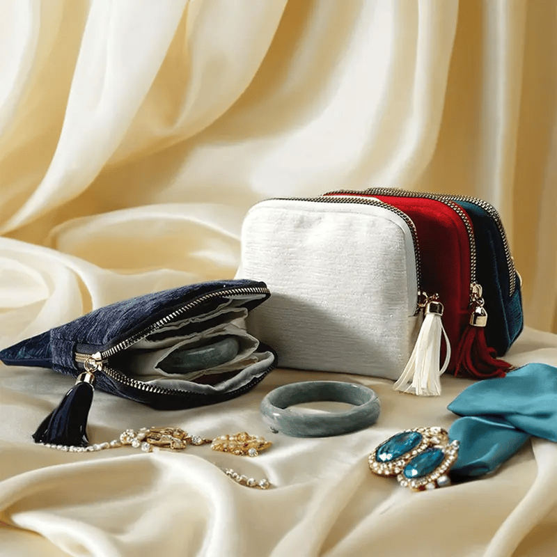 LuxeCarry – Portable Jewelry Storage Bag with Zipper