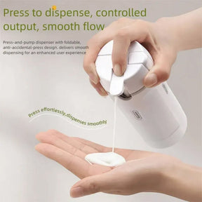 SwiftPour – Leakproof 4-in-1 Travel Dispenser