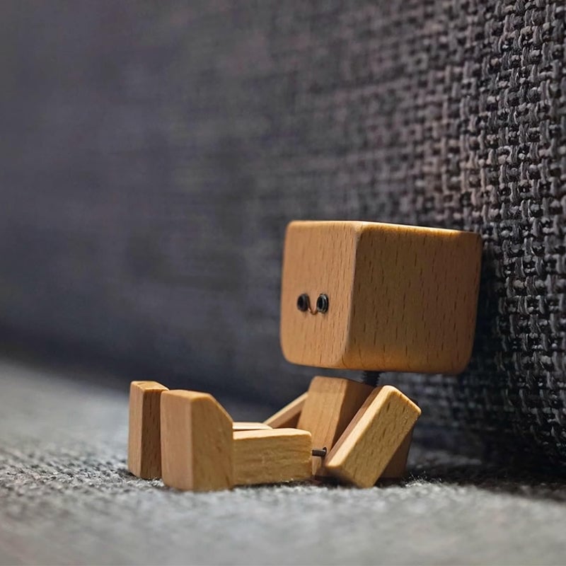 Nod & Wiggle – Lively Wooden Companion