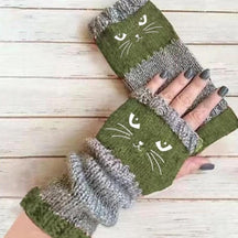 SnugglePaws – Stylish Fingerless Cat Gloves