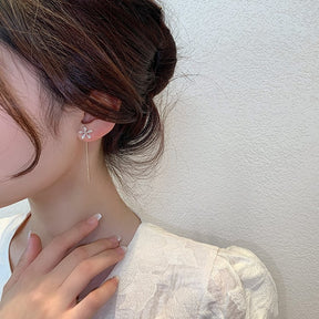BloomSpark – Shiny Diamond Flower Earrings
