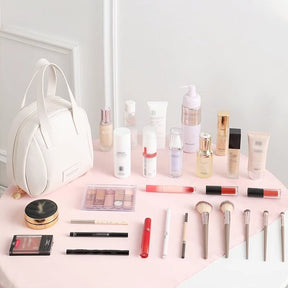 CosmoCarry – Multi-Compartment Makeup Bag